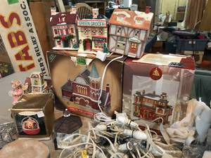 lot 332 image: Bin if Christmas Decorations