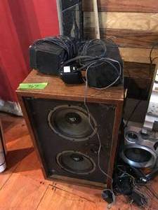 lot 367 image: Stereo Equipment
