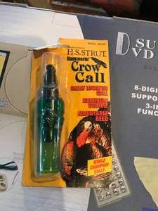 lot 374 image: Visor TV & Crow Call