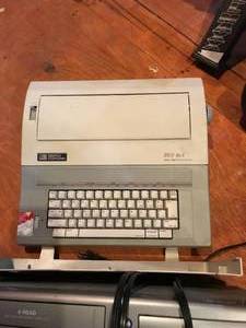 lot 398 image: Magnavox VHSDVD Combo, Arc Keyboard & Typewriter