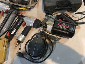 lot 403 image: Lot of power tools - Skill saw, Jig Saw, Sanders, Drills, Nailors and Nail Gun
