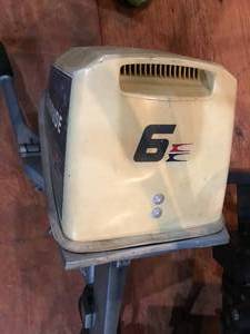 lot 422 image: Evinrude 6horse boat motor.