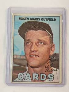 lot 76 image: Roger Maris 1967 Topps No. 45