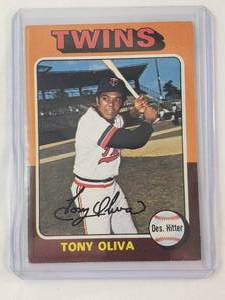 lot 96 image: Tony Oliva 1975 Topps No. 325