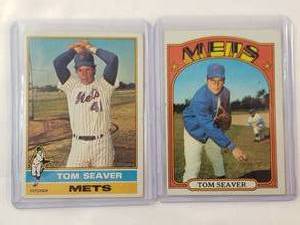 lot 139 image: Tom Seaver Lot of 2 1973 Topps No. 445, 1976 Topps No. 600