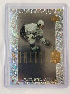 lot 185 image: Wayne Gretzky Upper Deck Moments 1999 Foil Insert No. MM6