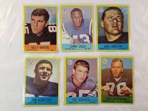 lot 200 image: Lot of 6 Vintage NFL Cards from 1967