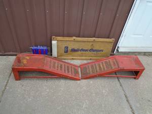 lot 101 image: Steel car ramps & creeper. As shown.