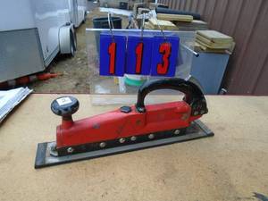 lot 113 image: Atcoa inline air sander. Nice used condition. As shown.