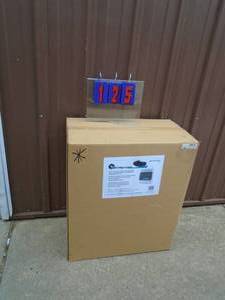lot 140 image: Mr Heater 20000 btu natural gas blue flame heater. Like new. As shown.