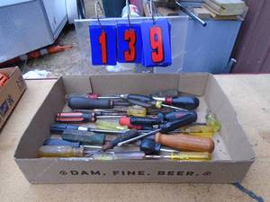 lot 139 image: Flat of screwdrivers. As shown.