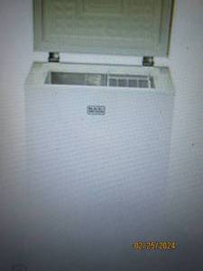 BLACKDECKER 3.5 Cu. Ft. Chest Freezer open box untested