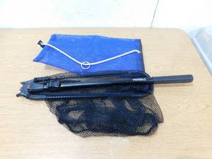lot 16 image: Folding Frabill net and net bag