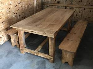 lot 4 image: Farmhouse Style Table w Benches