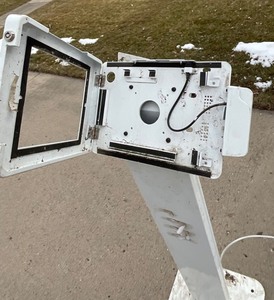 lot 6 image: I pod kiosk with credit card reader and stand no keys for locks
