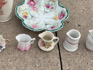 lot 2138 image: misc creamers. vases and cups
