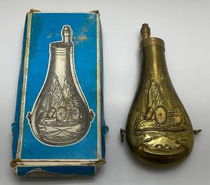 lot 8 image: Vintage RARE Italy Brass Gun Powder Bottle Flask U.S. Civil War Cannon ,Muskets & Flag Design (Original Box)