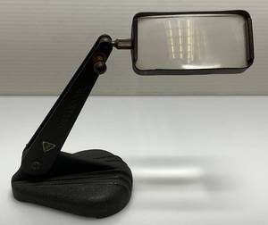 lot 26 image: Vintage Bausch & Lomb Heavy Metal Tabletop Hands-free Adjustable Magnifying Glass