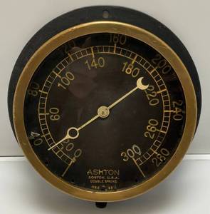lot 46 image: Vintage Ashton 7 Pressure Gauge (Very Cool)