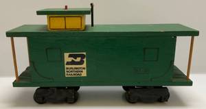 lot 68 image: Very Cool Handmade Wooden Burlington Northern Railroad Caboose Three Unit Birdhouse