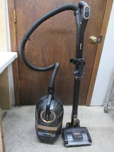 lot 647 image: Shark Vertex Bagless Corded Vacuum- Black & Copper MISSING PET CREVICE TOOL   USED, TESTED, WORKS