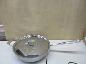 lot 626 image: All-Clad BD55403 D5 Brushed Stainless Steel 5-ply Bonded Cookware, Saute Pan with lid, 3 quart, Silver NEW
