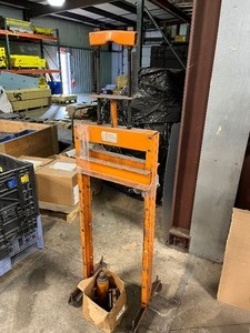 12 ton hydraulic press By ENCO
