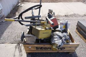miscellaneous hydraulic pumps use for scrap or parts