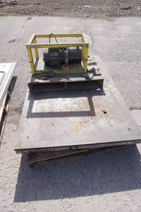 Large SOUTHWORTH Steel Platform Scissor-Lift 2000lb. Table 66 x 42 x 1 Leeson Electric Motor