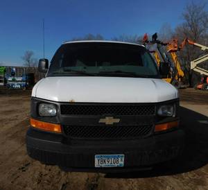 lot 2 image: 2014 Chevrolet Express Van