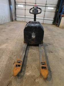 lot 14 image: 2017 Big Joe D40 Electric Pallet Jack
