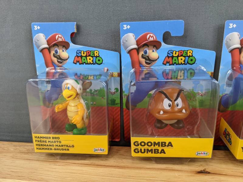 lot 39B image: Lot of 5 Brand New Super Mario World Action Figures Figurine F