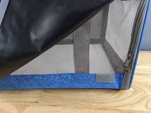 lot 19A image: New Gapzer Blue Pet Carrier with Roller Blinds Q