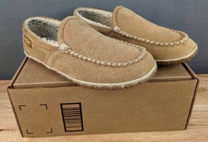 lot 112C image: Minnetonka Moccasins Mens Size 10  N