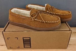 lot 71B image: Minnetonka Moccasins Mens Size 9.5  N