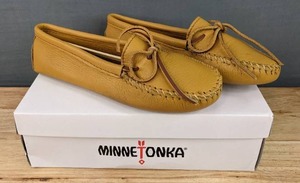 lot 110C image: Minnetonka Moccasin Double Deerskin Softsole Womens Size 7  N