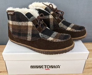 lot 31C image: Minnetonka Torrey Bootie Womens Size 8  N