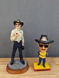 lot 51B image: Collection of 2 Richard Petty 43 Figurines Cheerios and NASCAR 2001 Limited Edition E