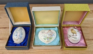 lot 106 image: Vintage Noritake Fine Bone China Easter Eggs (1971 and 1974) and Valentines Day Heart (1973) E