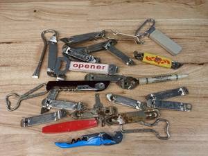 lot 119 image: Fun Assortment of Bottle Openers and Corkscrews E