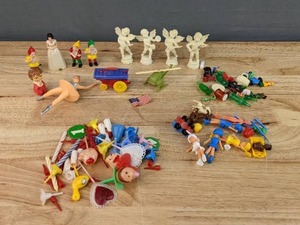 lot 101A image: Miscellaneous Small Figurine Toys, CakeCupcake Toppers, Angels, and more E