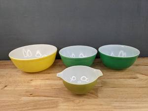 lot 35D image: Pyrex (3) Primary Color Mixing Bowls and (1) Cinderella Bowl E