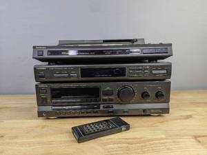 lot 108A image: Technics Turntable, Stereo Synthesizer Tuner and Quartz Synthesizer AMFM Stereo Receiver E