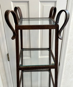 lot 21 image: Decorative Metal Tower Shelf