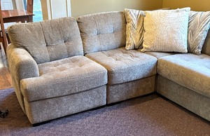 lot 1 image: Plush Johnathan Louis Sectional Sofa  Couch