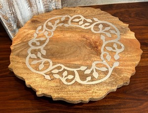 lot 41 image: Wonderful Wooden Decor and More