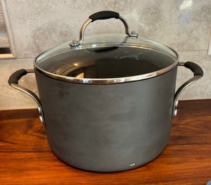 lot 43 image: Variety of Cookware