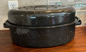 lot 45 image: Two Roasting Pans