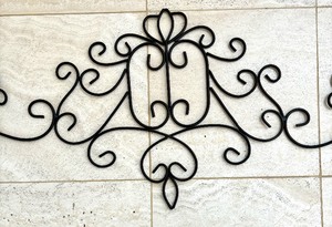 lot 48 image: Scrolled Metal Decorative Wall Hanging