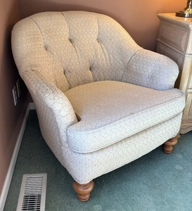 lot 52 image: Charming Vintage Upholstered Chair with Ottoman